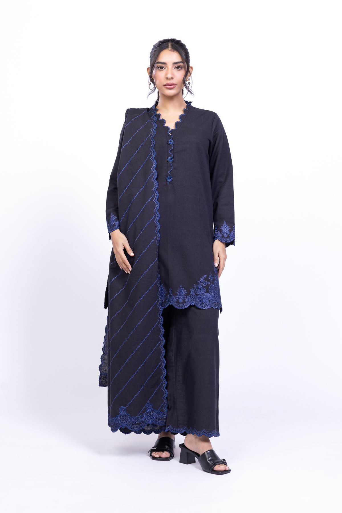 Embroidered Khaddar Dupatta - 25-10-10S6-01TB-VG