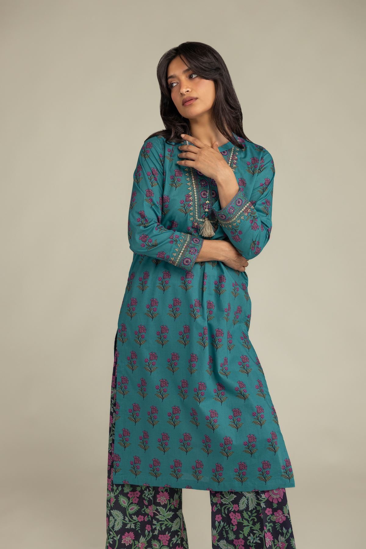 Embroidered Cambric Floral Cambric Kurta - 8-26-303-A-C1-VG