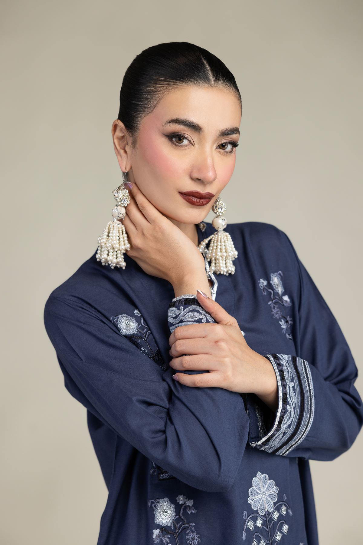 Embroidered Raw Silk Floral V-Neck Kurta - T-A22-26-215FJ1-VG