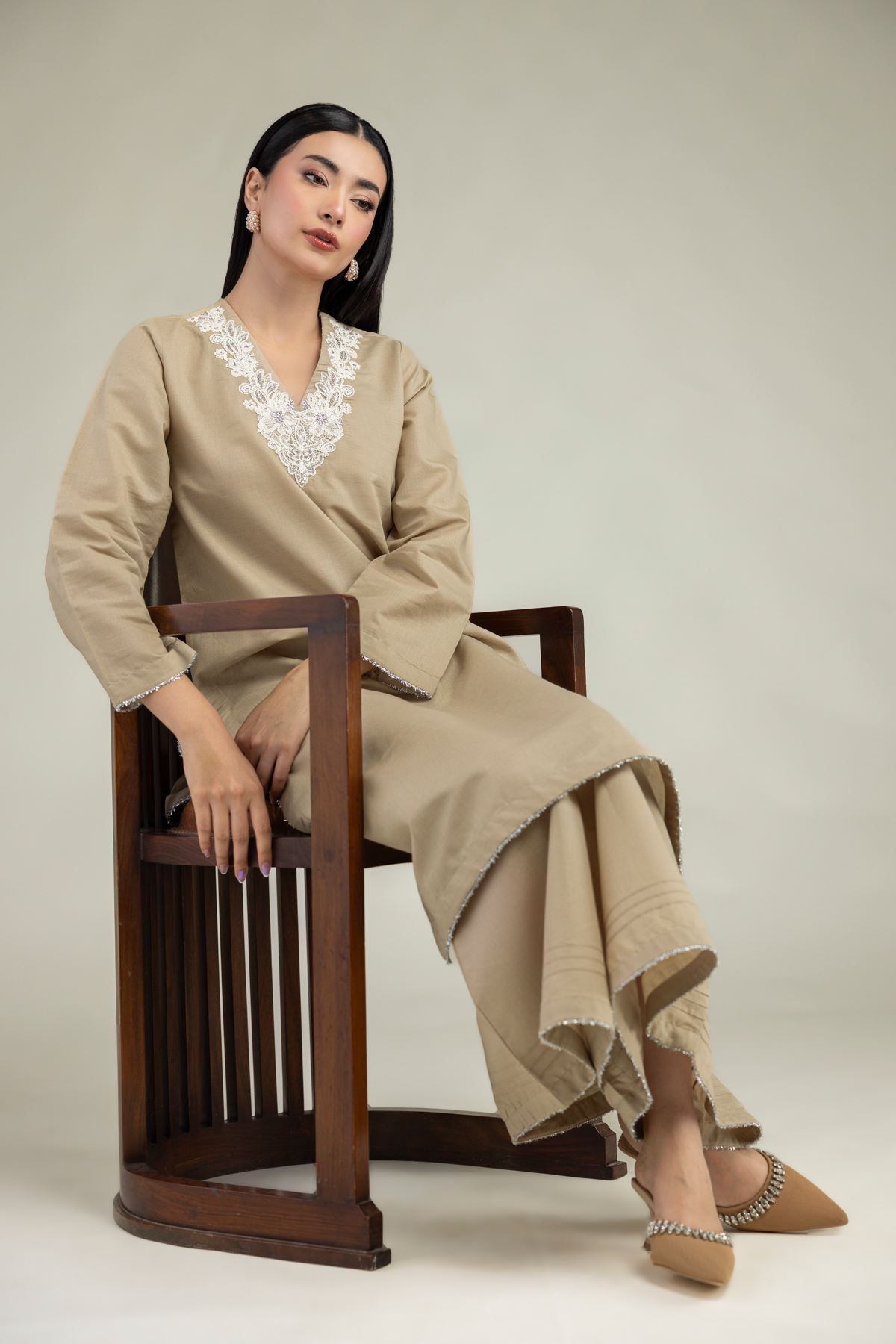 Embroidered Mesuri V-Neck Longline Kurta - 25-09-11E14-03TA-VG