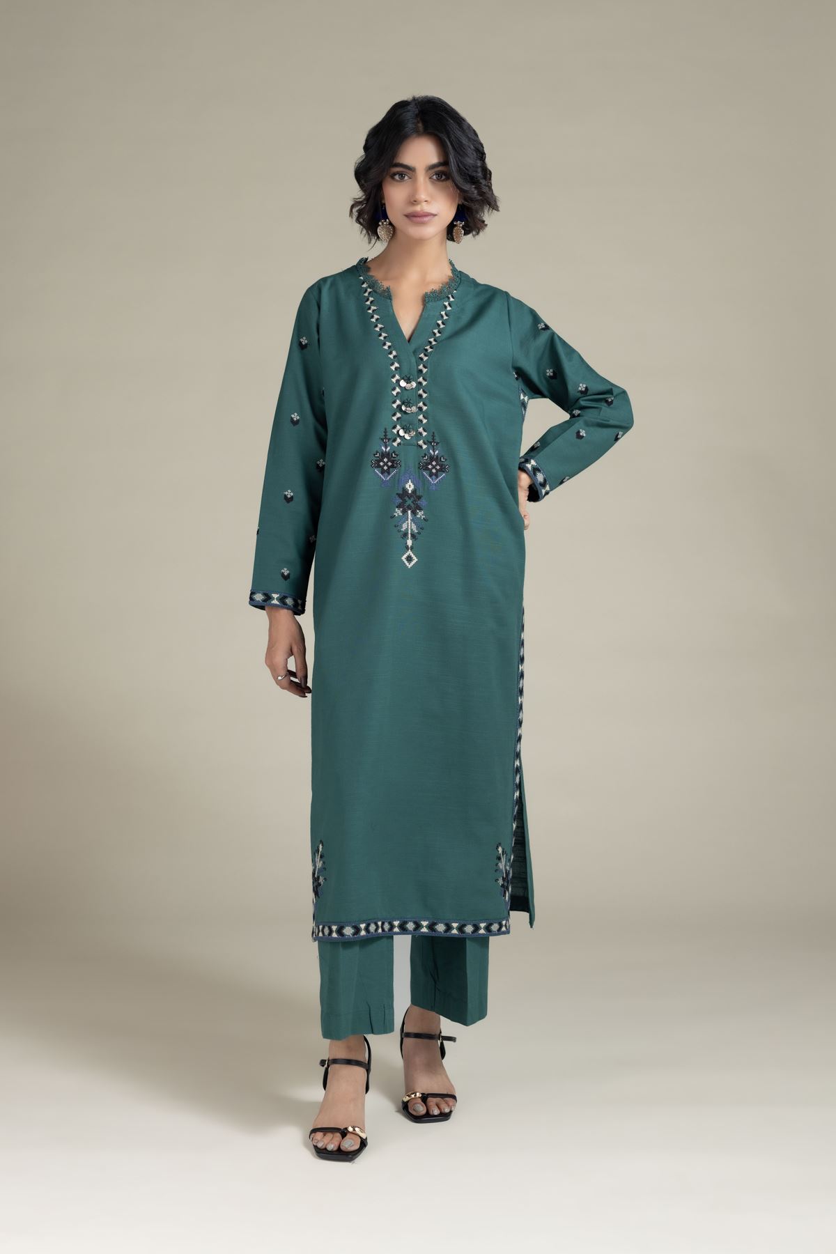 Embroidered Khaddar Kurta - R-25-05E60-04BA-VG