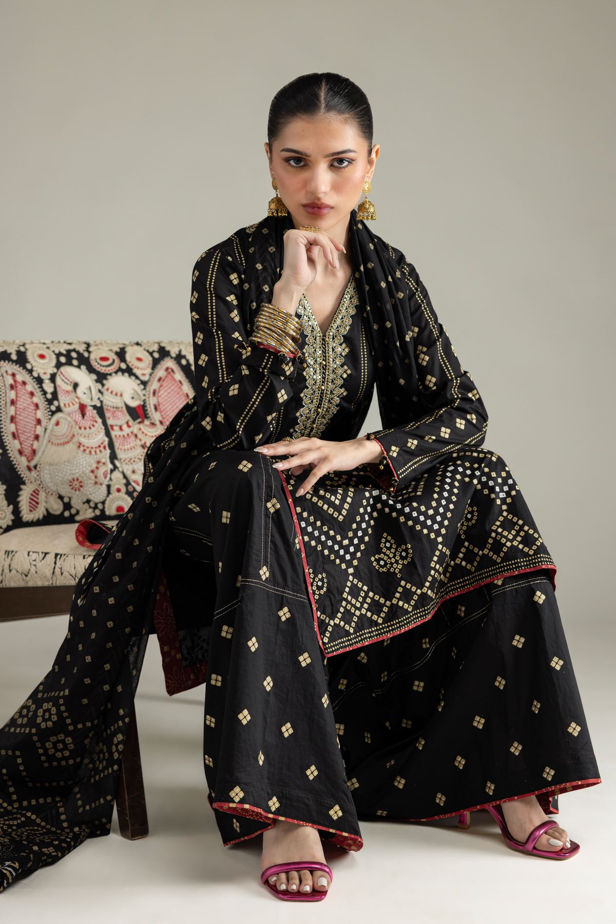 Embroidered Cambric Black Co-ord Set - T-A11-26-106FE2-VG