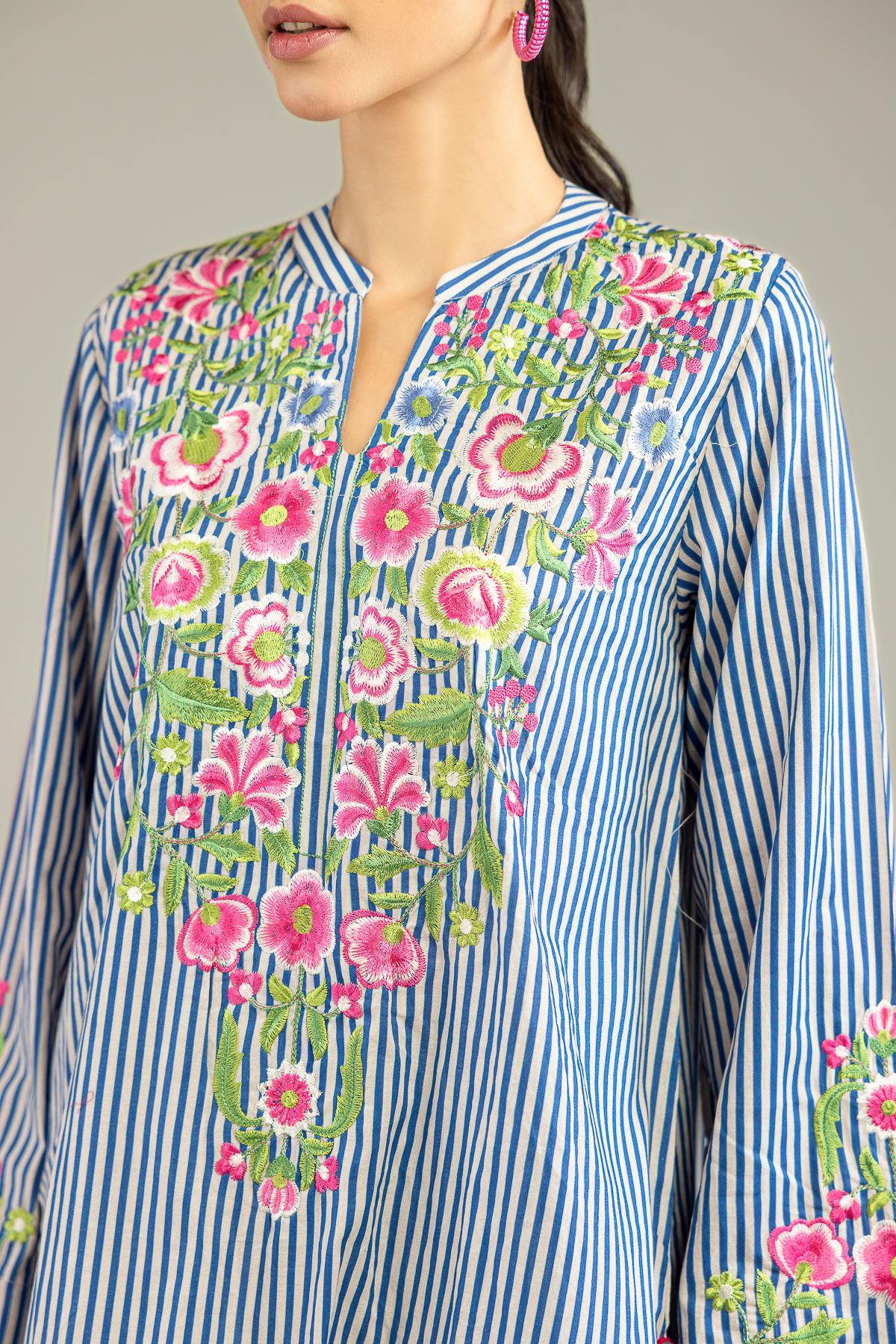 Embroidered Cambric Blue Floral Kurta - T-A11-26-113FG1-VG