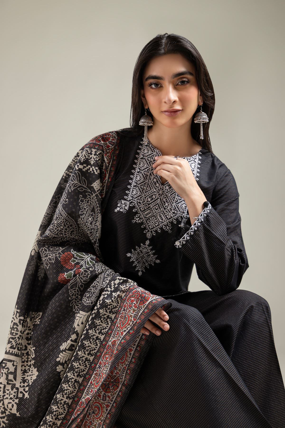 Embroidered Mesuri Black Mesuri Dupatta - 1-26-142-A-A-VG