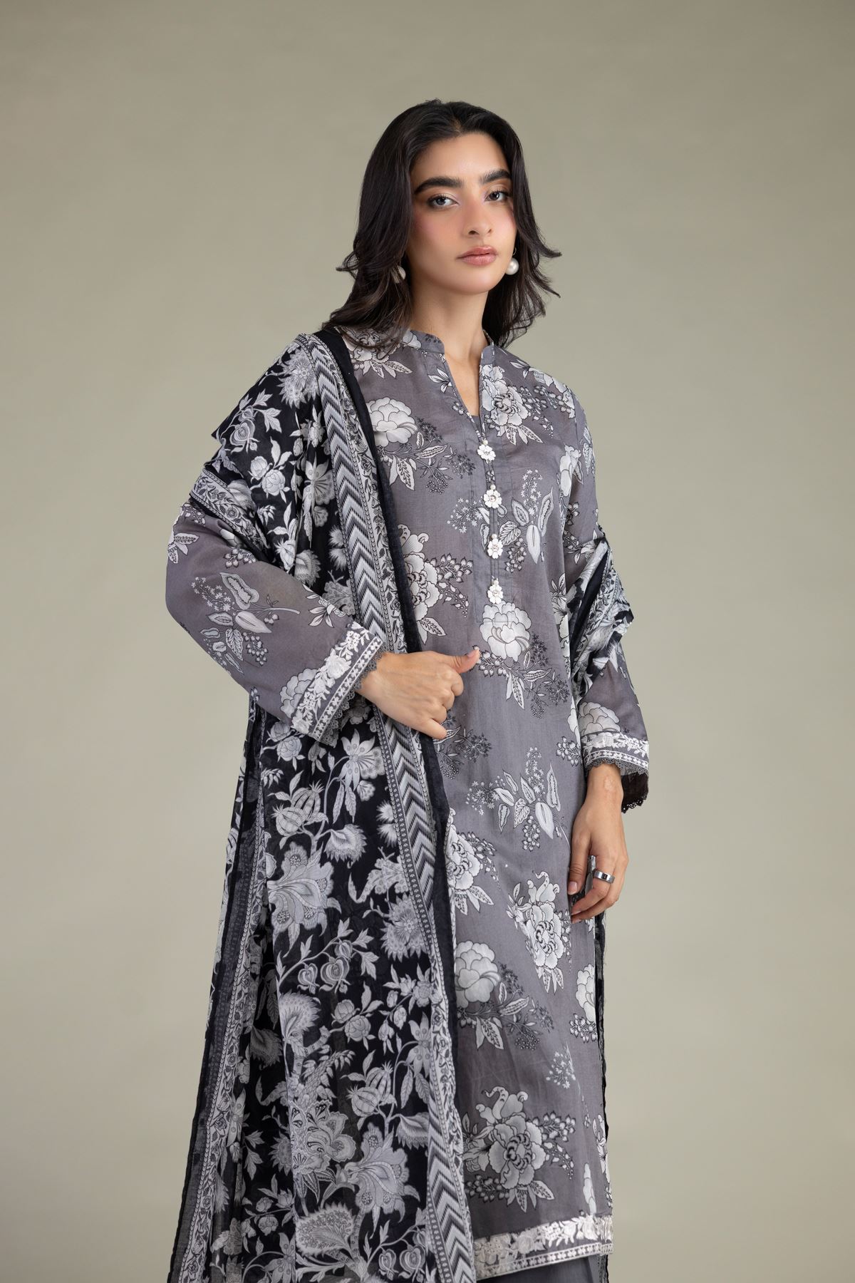Embroidered Cambric Fabrics 3 Piece - A22-26-214FH1-VG