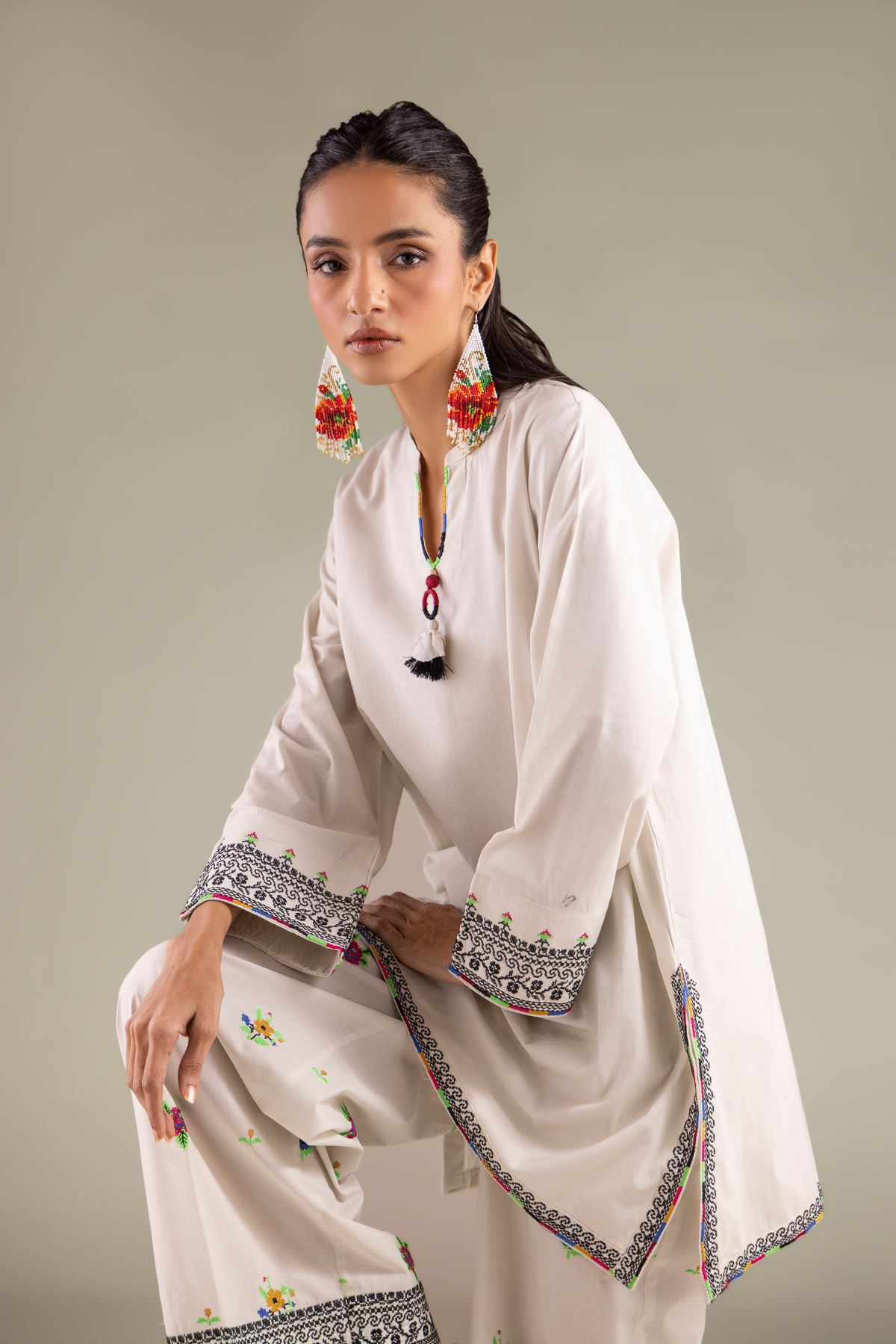 Embroidered Cambric Floral Threadwork Kurta - 1-26-108-A-F-VG