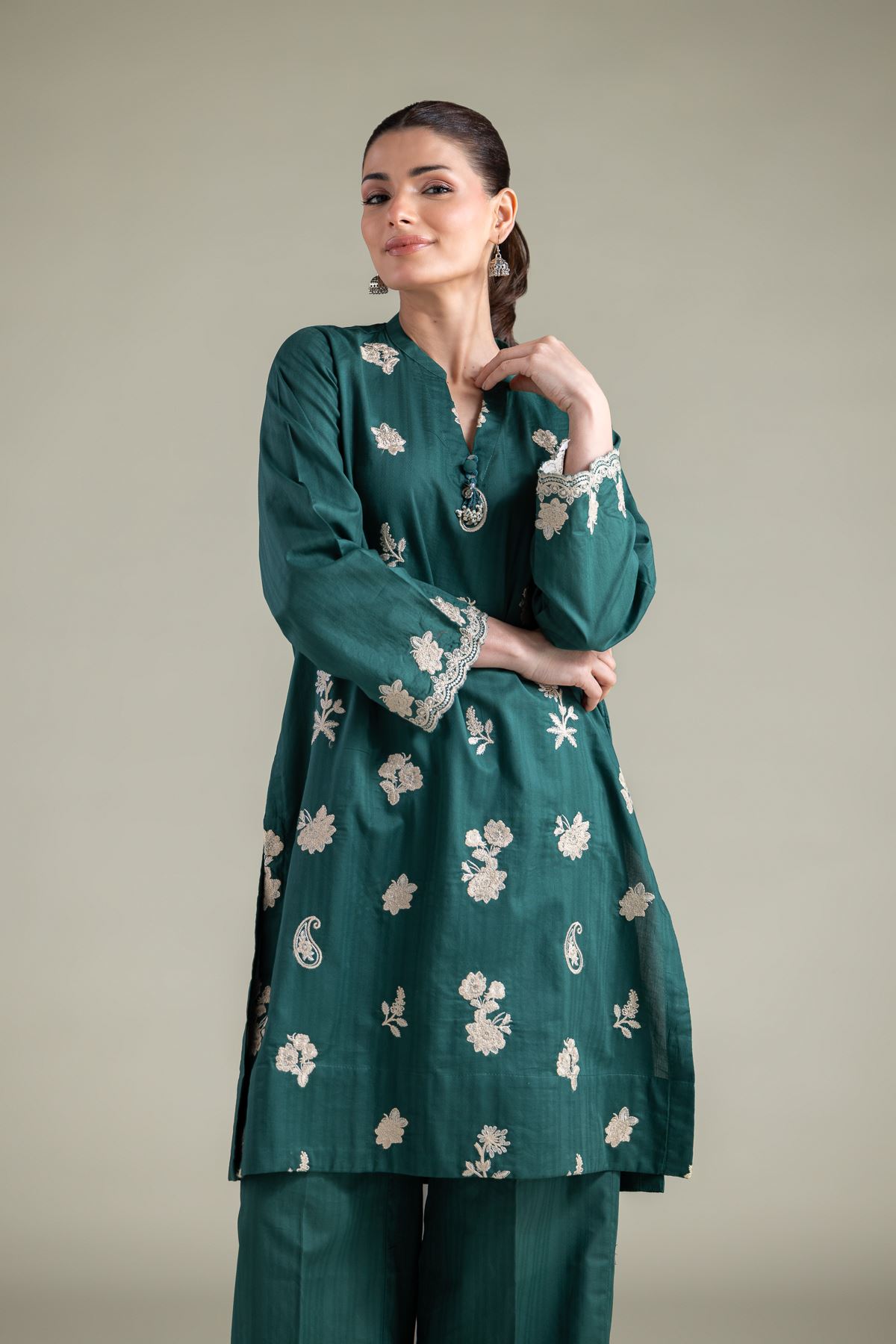 Embroidered Cotton Dobby Floral Tassel Kurta - 25-00-X2-08TB-VG