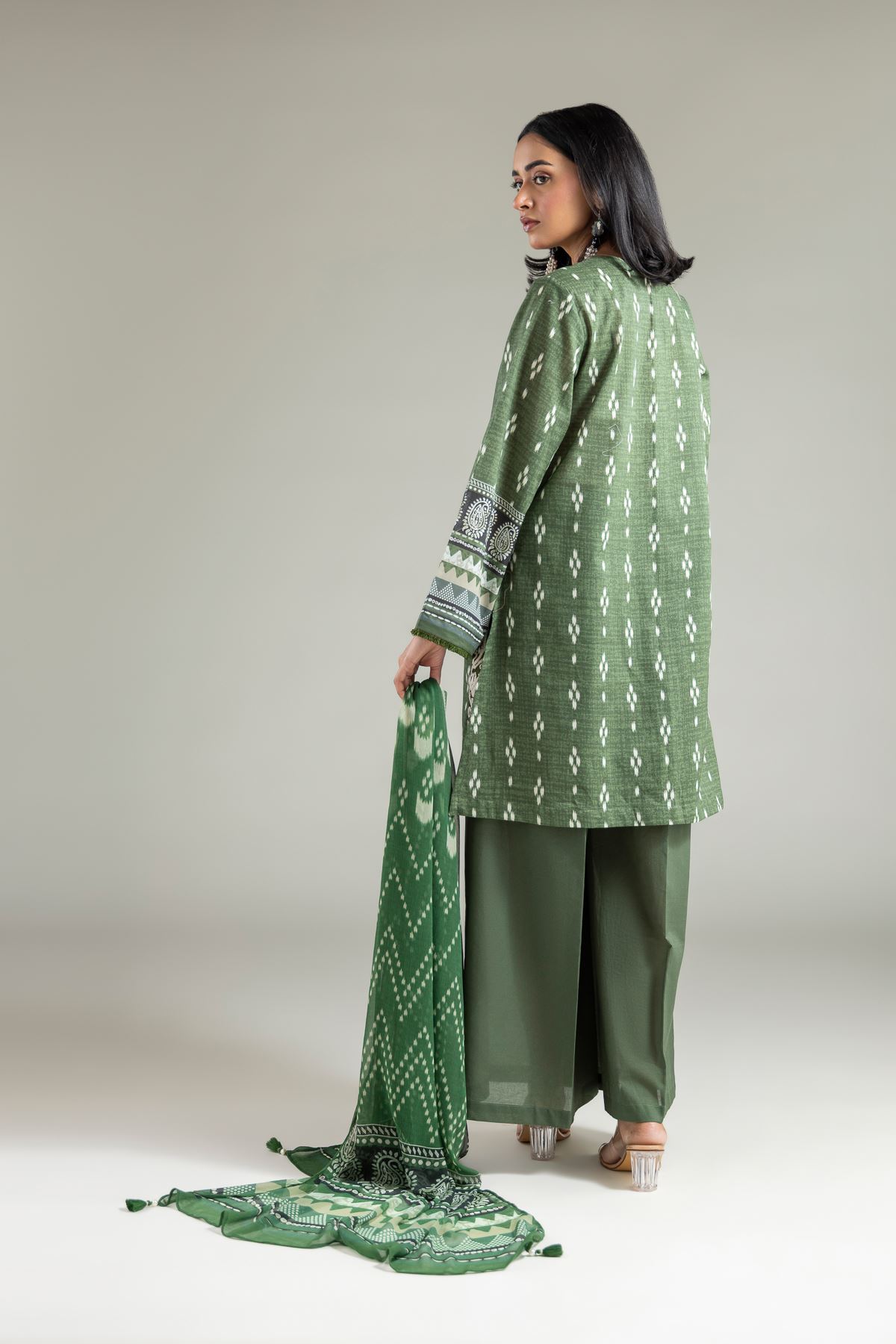 Embroidered Lawn Fabrics 3 Piece - A112-26-109EI2-VG