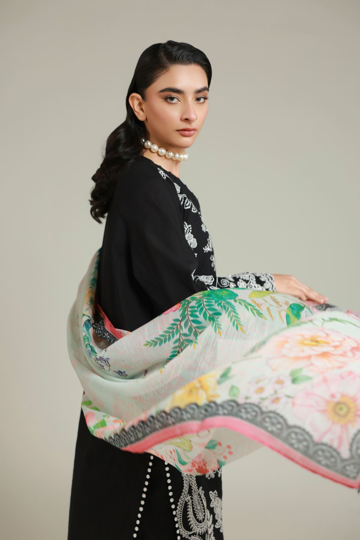 Embroidered Cambric Fabrics 3 Piece - A22-26-106FB-VG