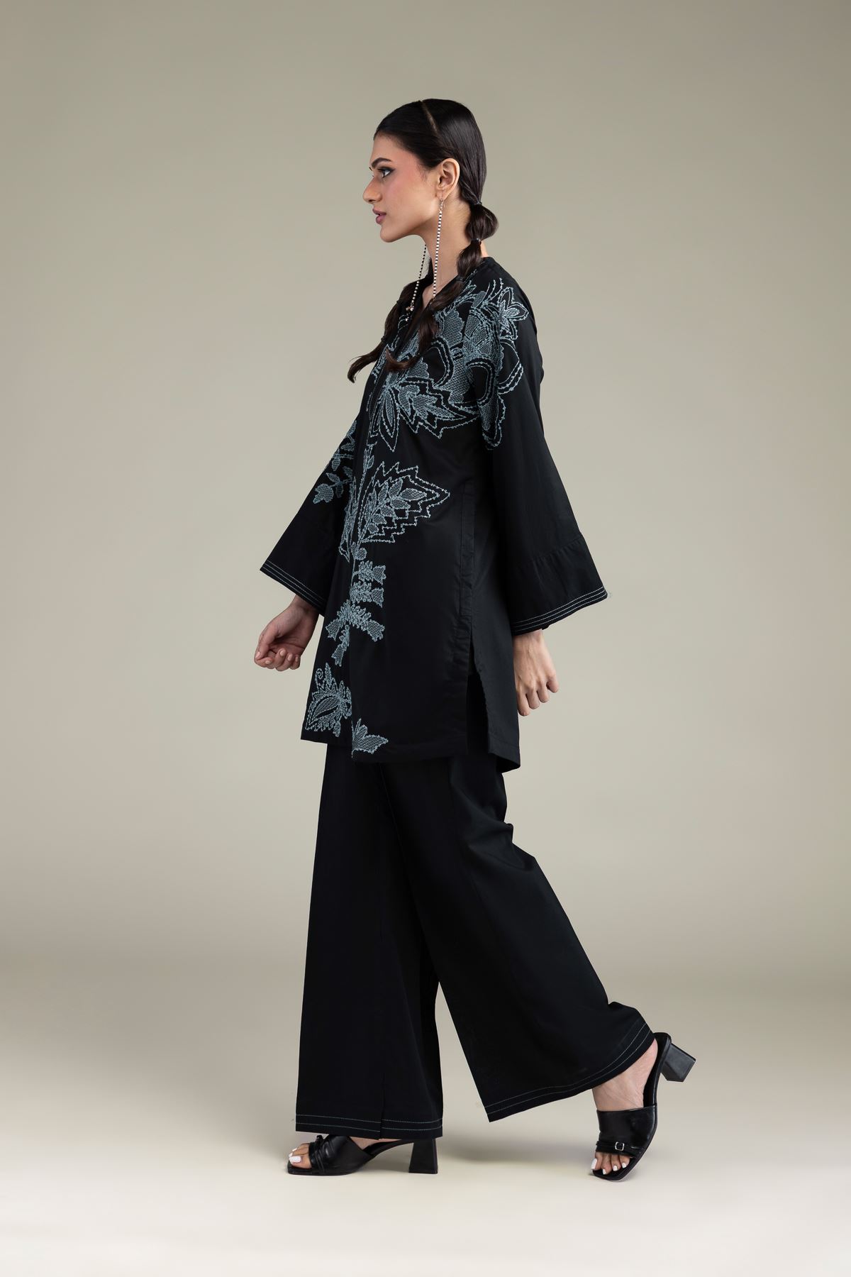Embroidered Cambric Black Cambric Kurta - T-A11-26-116FG1-VG