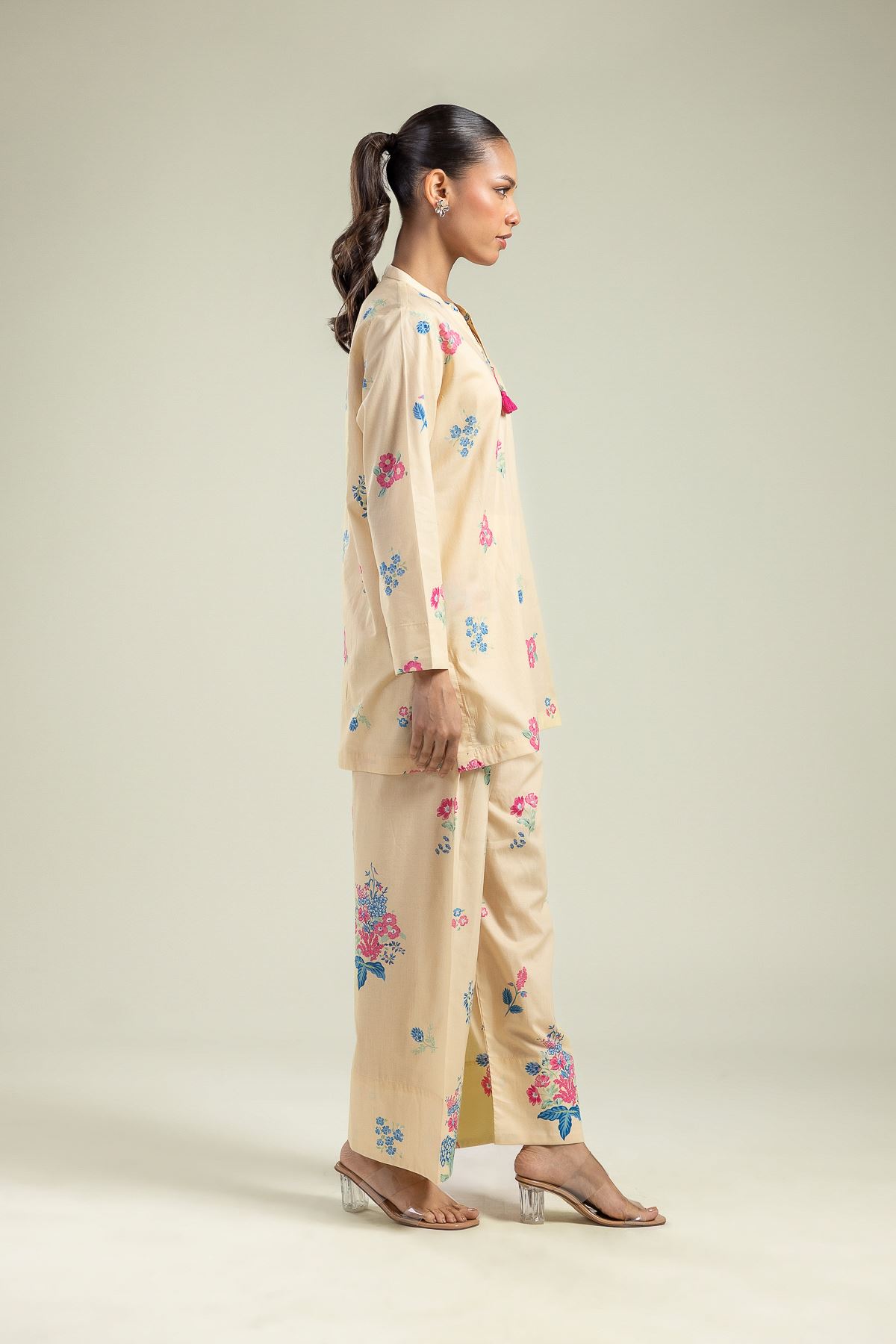 Printed Cambric Beige Floral Shalwar - 26-01-1E5-05TB-VG