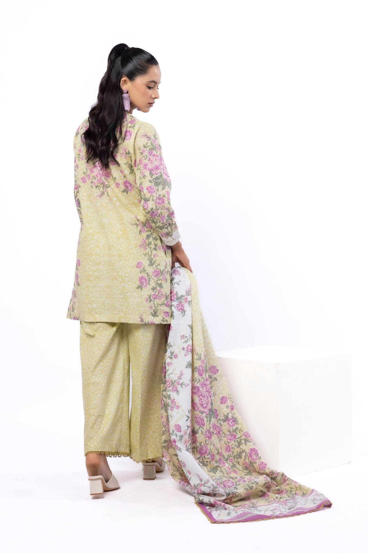 Embroidered Light Khaddar Tailored 3 Piece - LKN67BST-VG