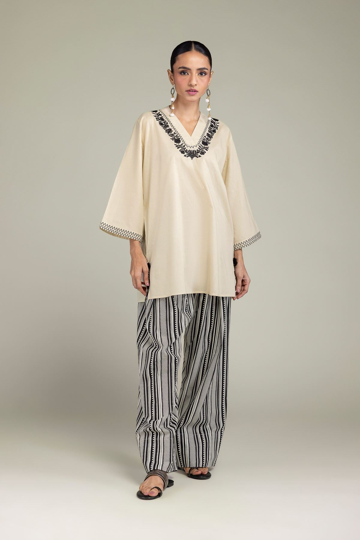 Embroidered Cambric Cambric Shalwar - 1-26-210-A-G1-VG