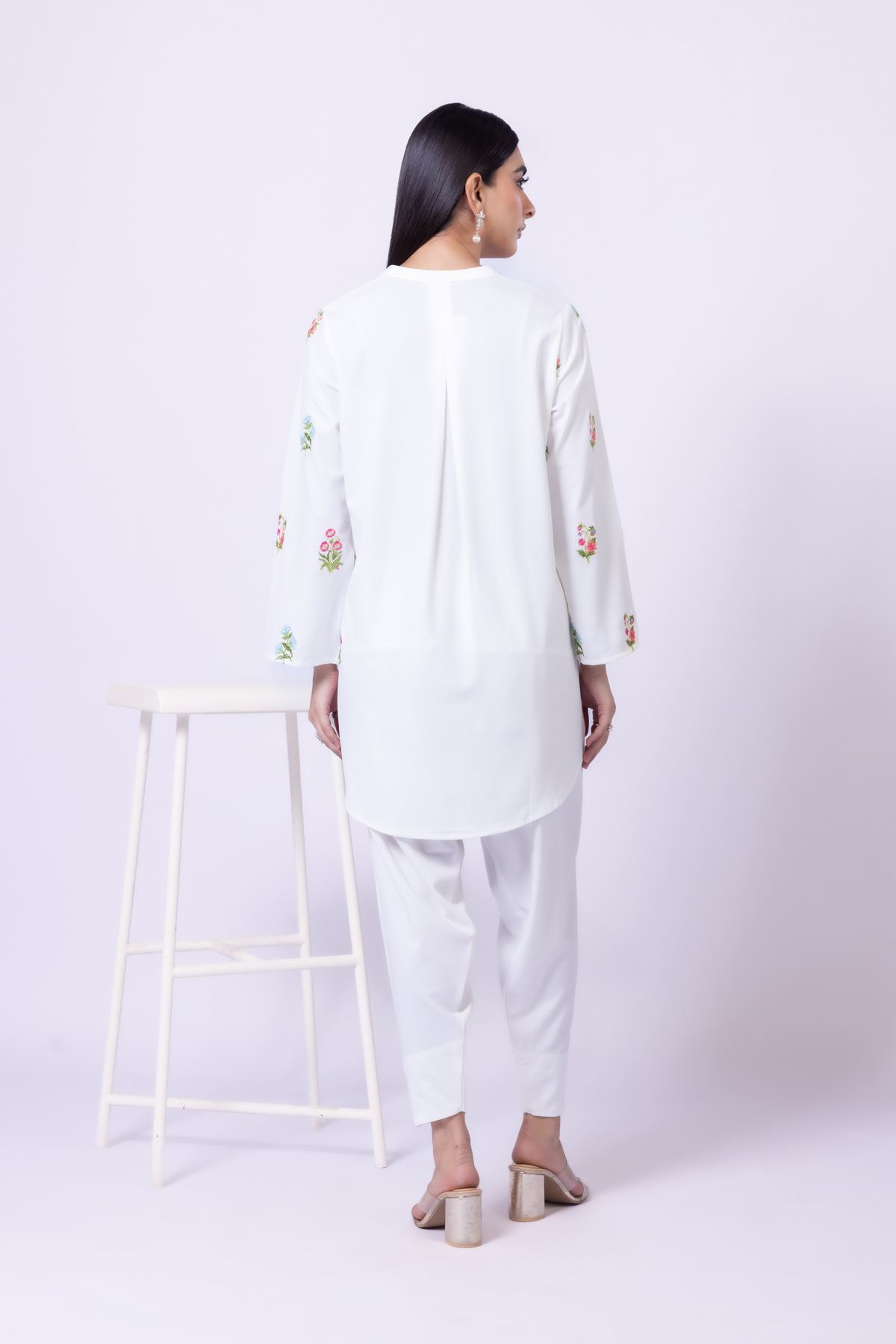 Embroidered Georgette Kurta - 25-09-12E2-01TA-VG