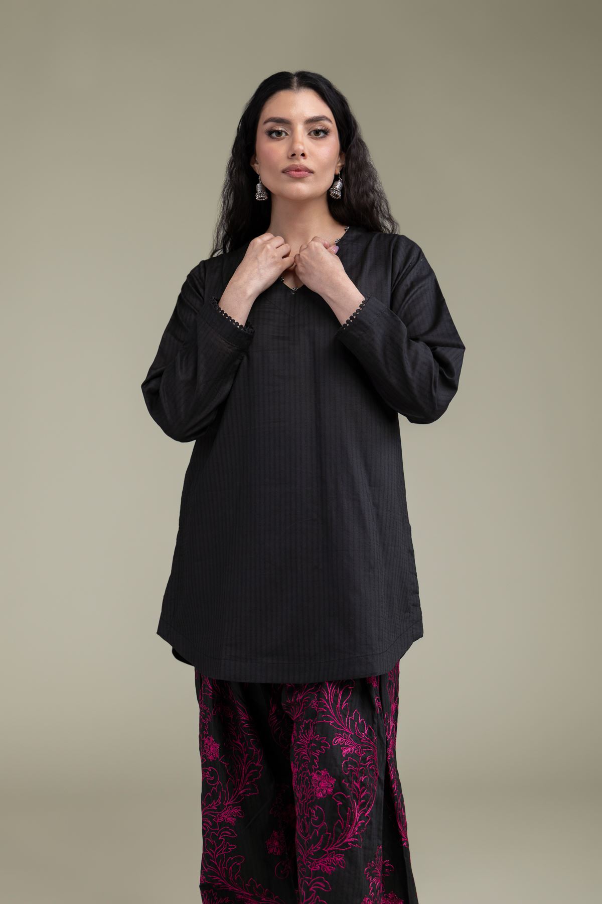 Embroidered Cotton Dobby Short Black Kurta - 2-26-204-A-F1-VG