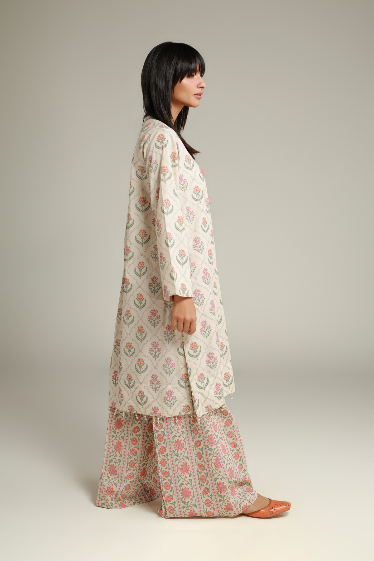 Printed Cambric Floral Off-White Kurta - T-A112-26-118EE1-VG