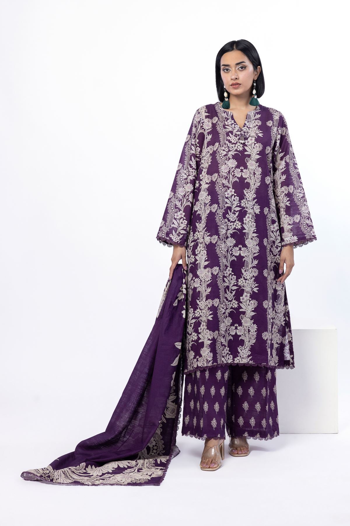 Printed Light Khaddar Tailored 3 Piece - KN23AST-VG