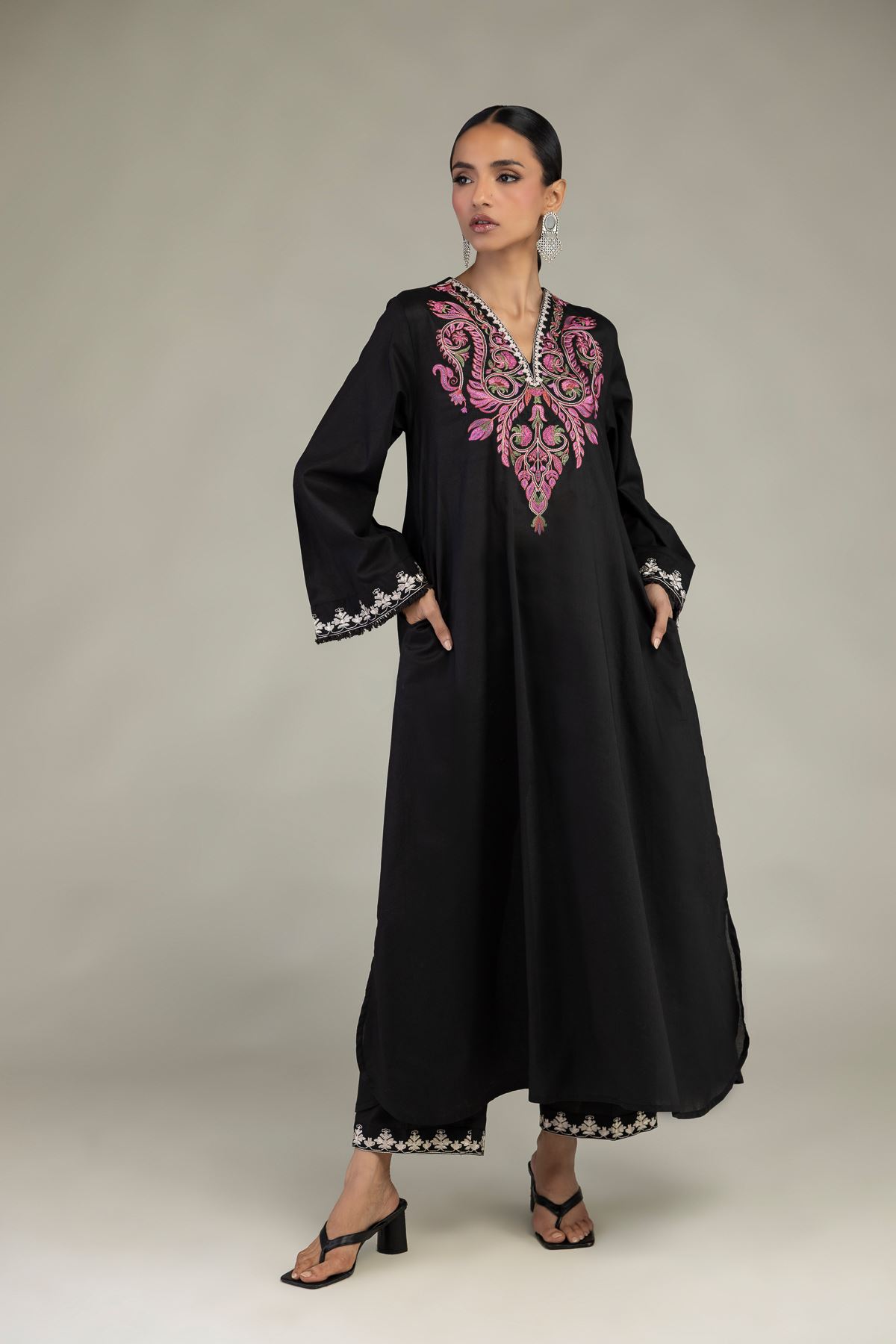Embroidered Cambric Black Longline Kurta - 1-26-226-A-I1-VG