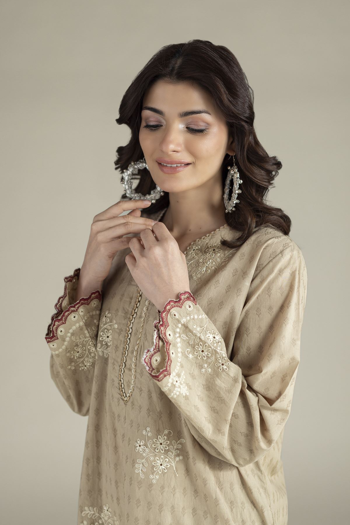 Embroidered Cotton Dobby Beige Tailored Suit - T-A22-26-124FI2-VG