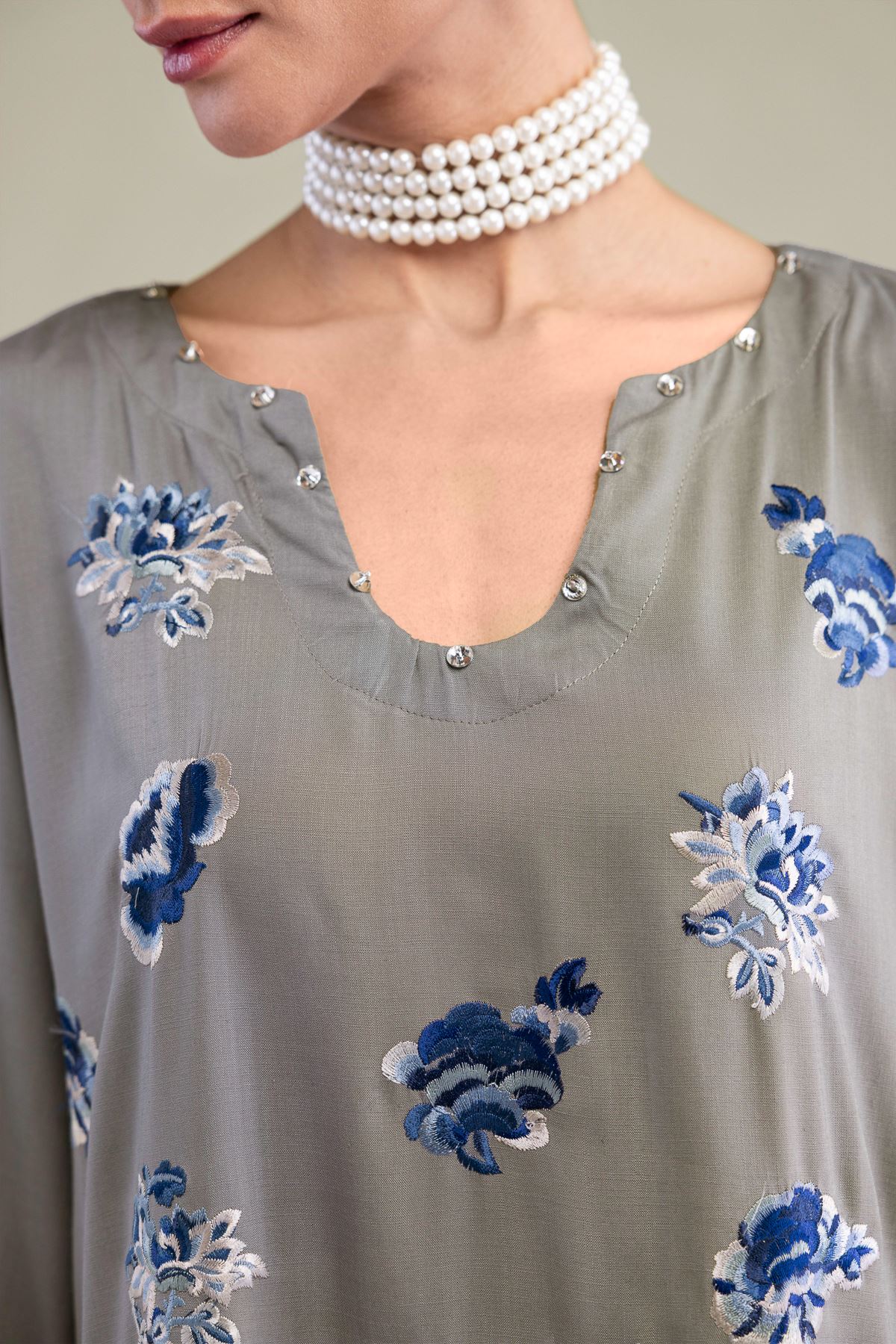 Embroidered Raw Silk Floral Silk Kurta - 1-26-250-B-H1-VG