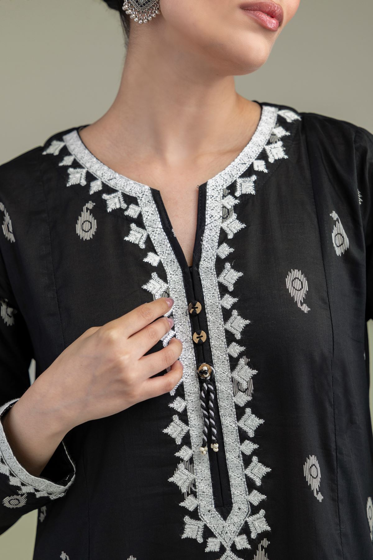 Embroidered Lawn Longline Lawn Kurta - 1-26-203-A-C1-VG