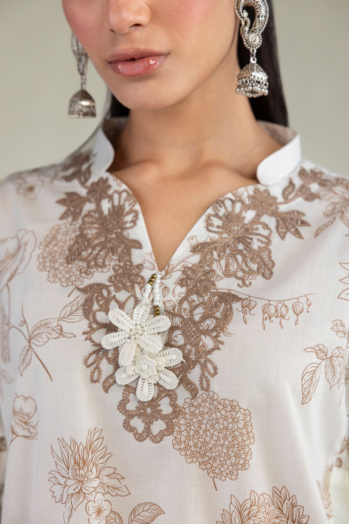 Embroidered Cambric Floral Cambric Kurta - 8-26-303-A-C1-VG