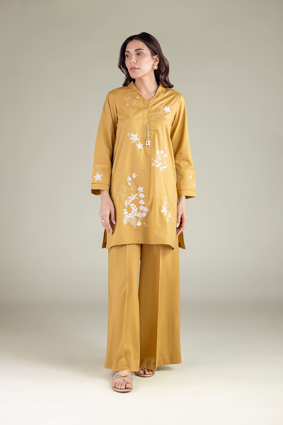 Embroidered Cambric Kurta - 2-26-104-A-E-VG