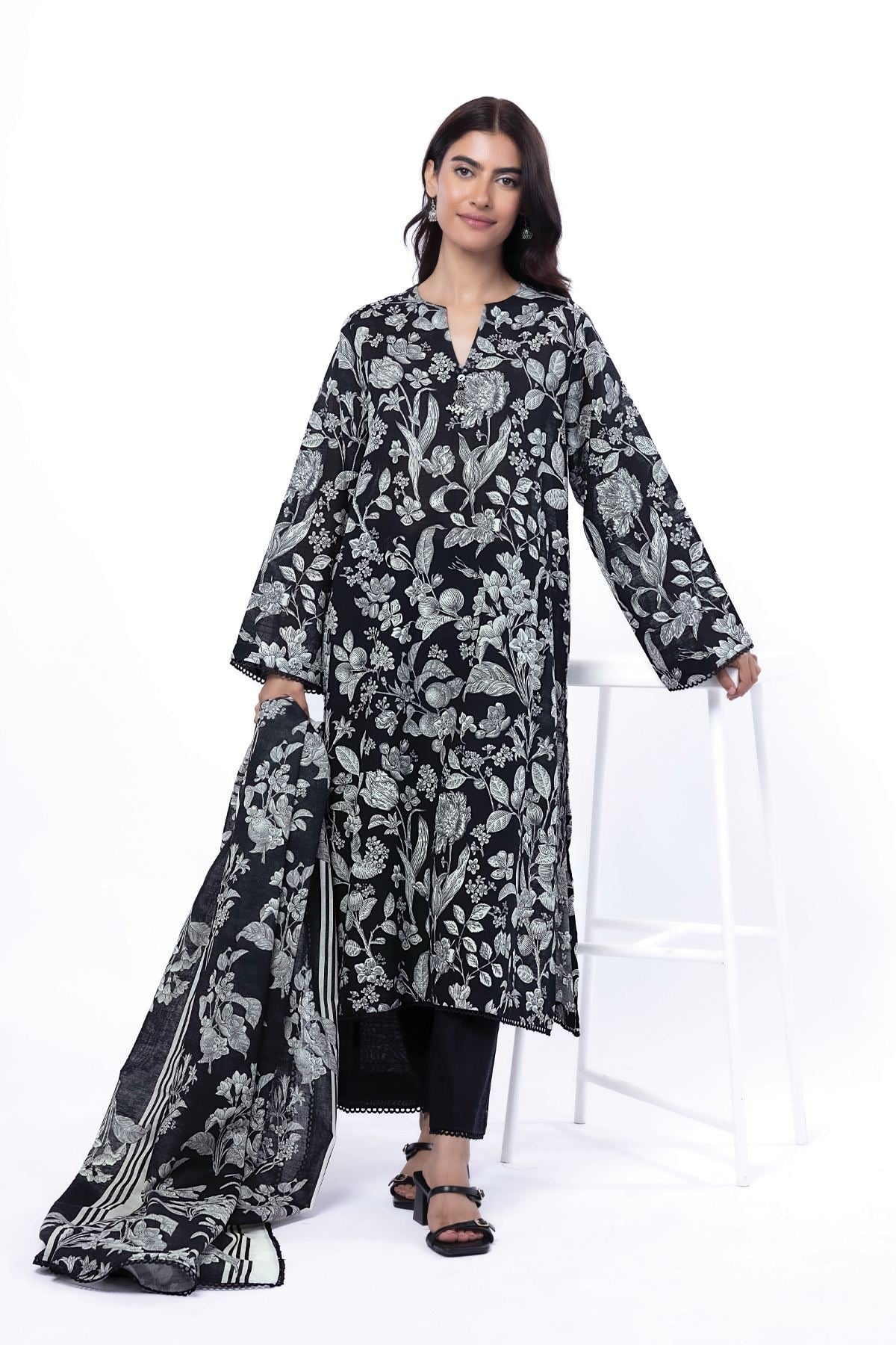 Printed Light Khaddar Fabrics 3 Piece - LKN72B-VG