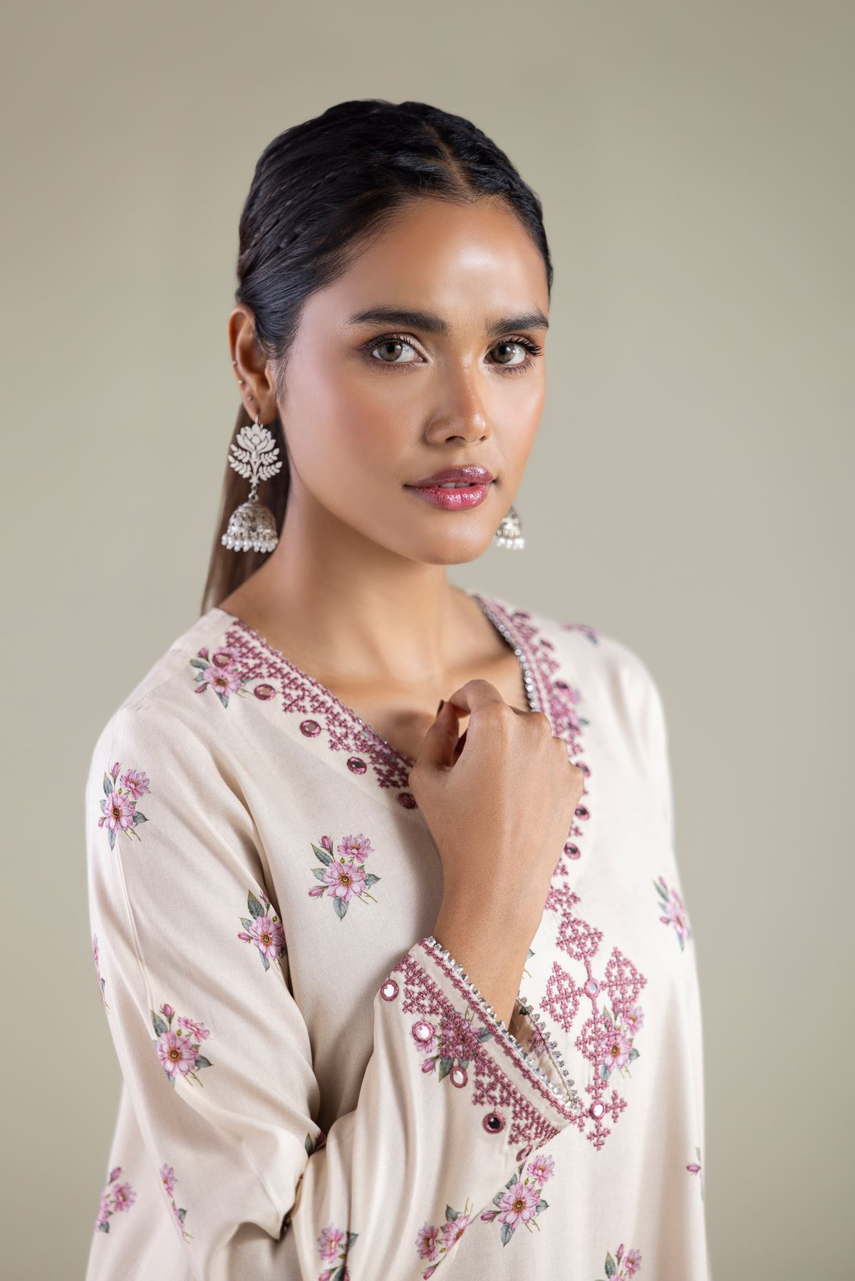 Embroidered Viscose Floral V-Neck Kurta - 1-26-223-A-B1-VG