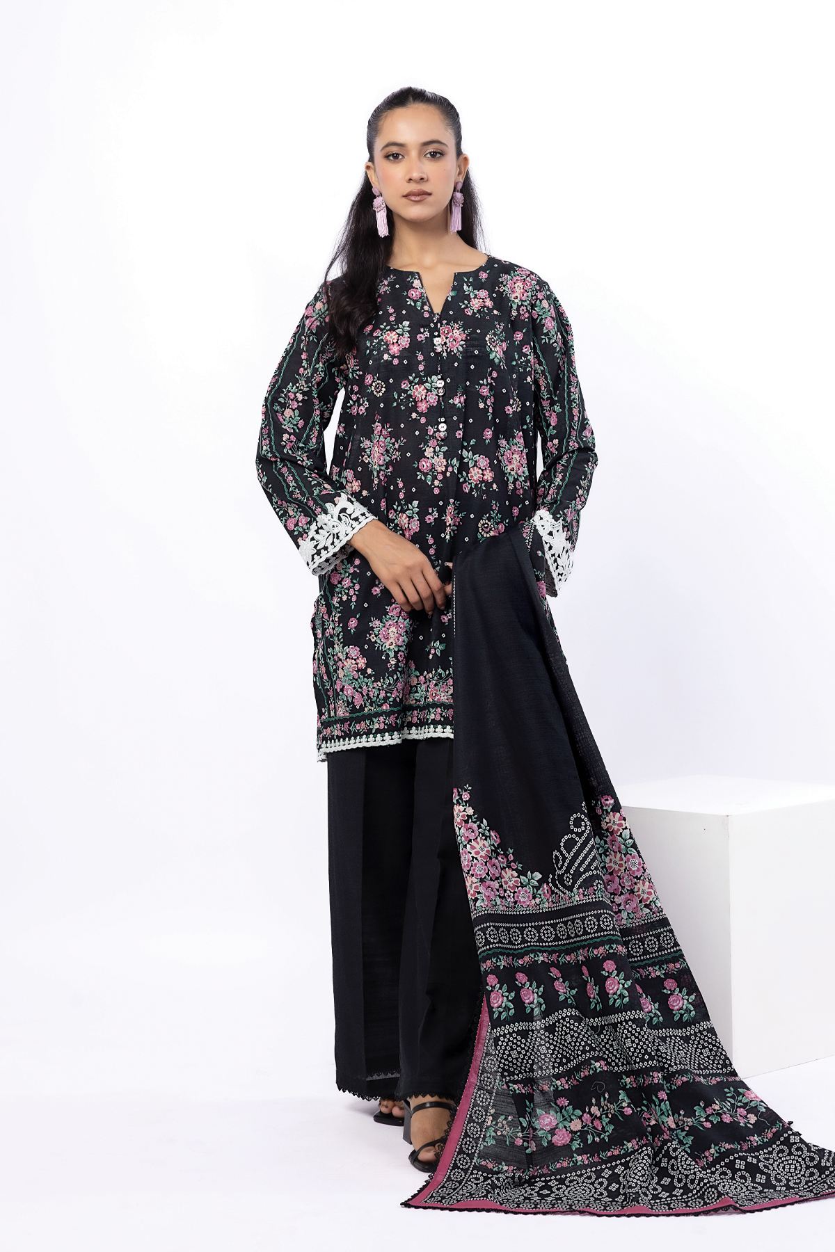 Embroidered Light Khaddar Tailored 3 Piece - KN31AST-VG