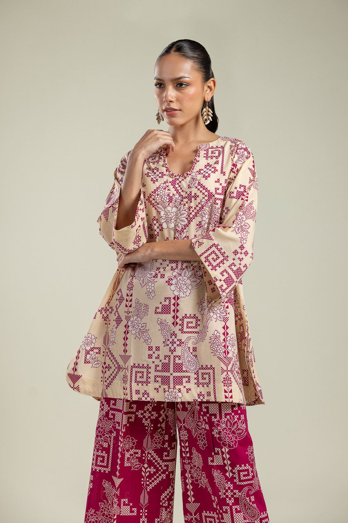 Printed Cambric Round V-Neck Kurta - 26-01-2E1-02TA-VG