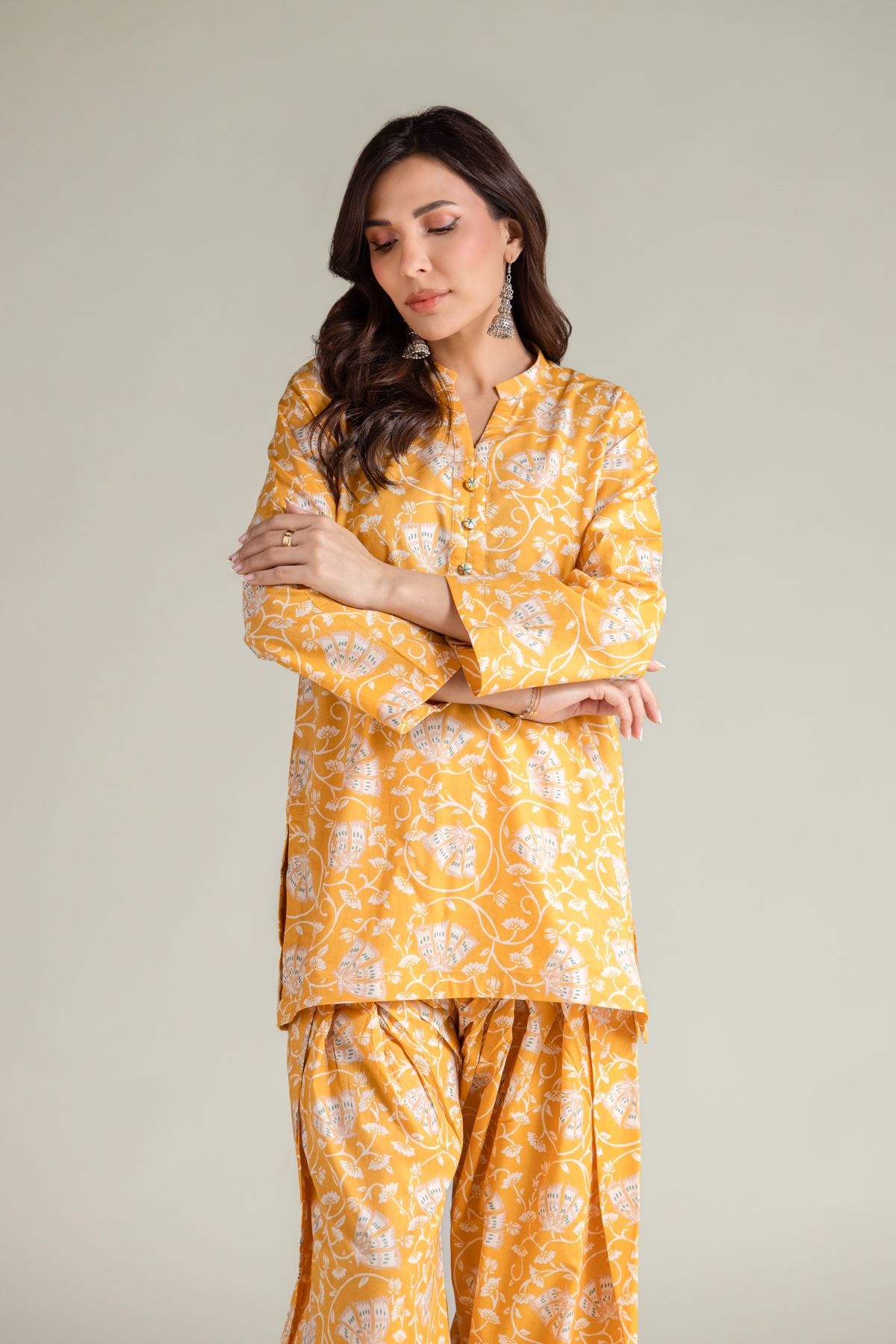 Embroidered Cambric Floral Short Kurta - T-A113-26-101EI2-VG