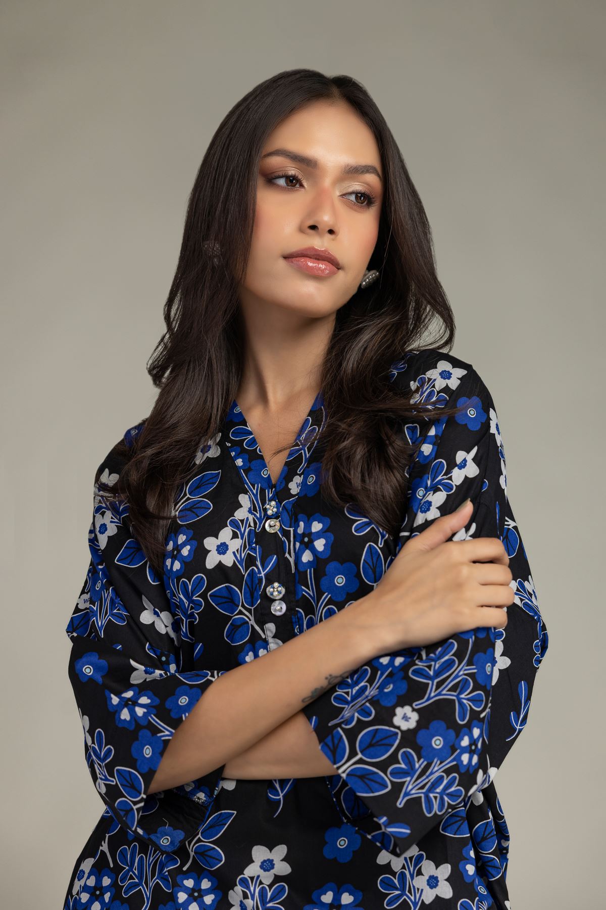 Printed Cambric Floral V-Neck Kurta - 2-26-210-A-C1-VG