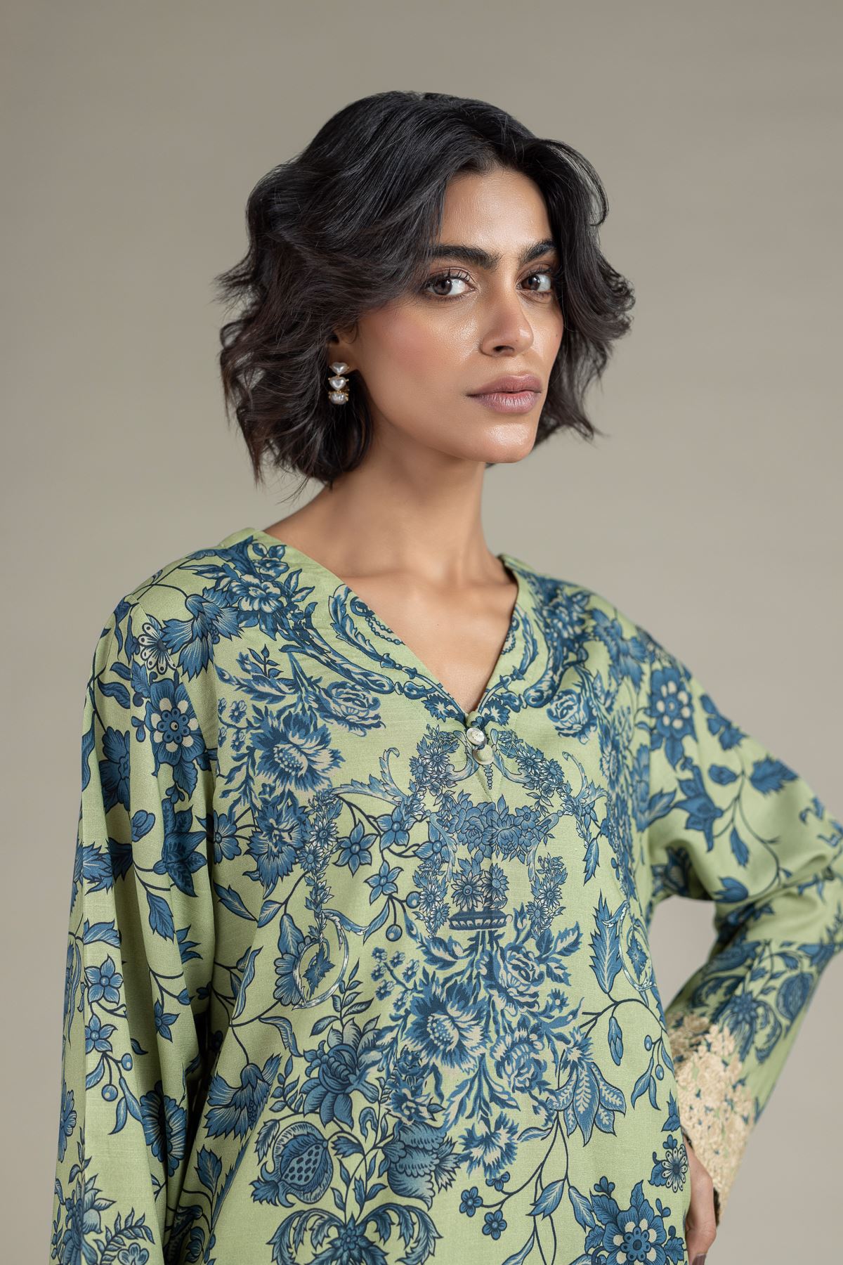 Embroidered Raw Silk Kurta - 25-10-11E6-01TA-VG