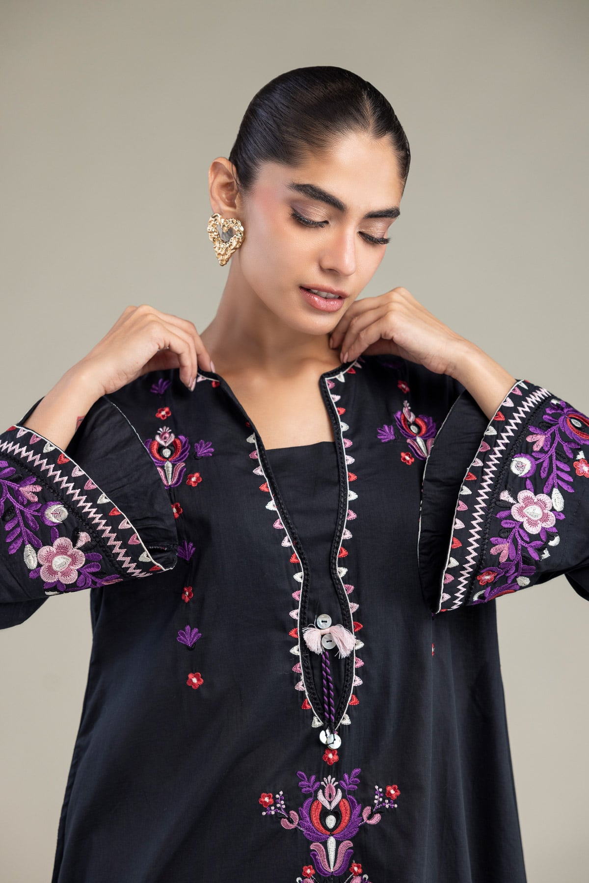 Embroidered Cambric Black Cambric Kurta - A22-26-214FH1-VG
