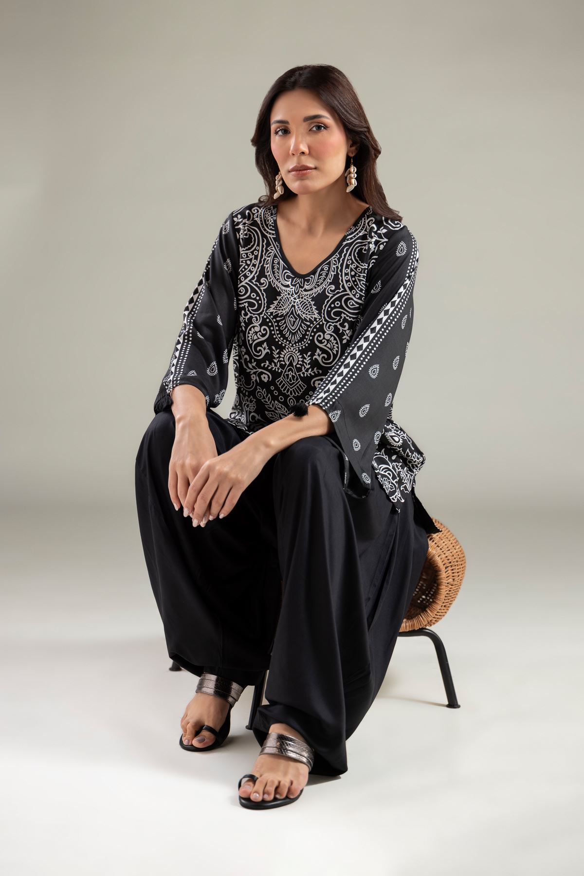 Printed Viscose Paisley V-Neck Kurta - 25-00-X2-08TB-VG