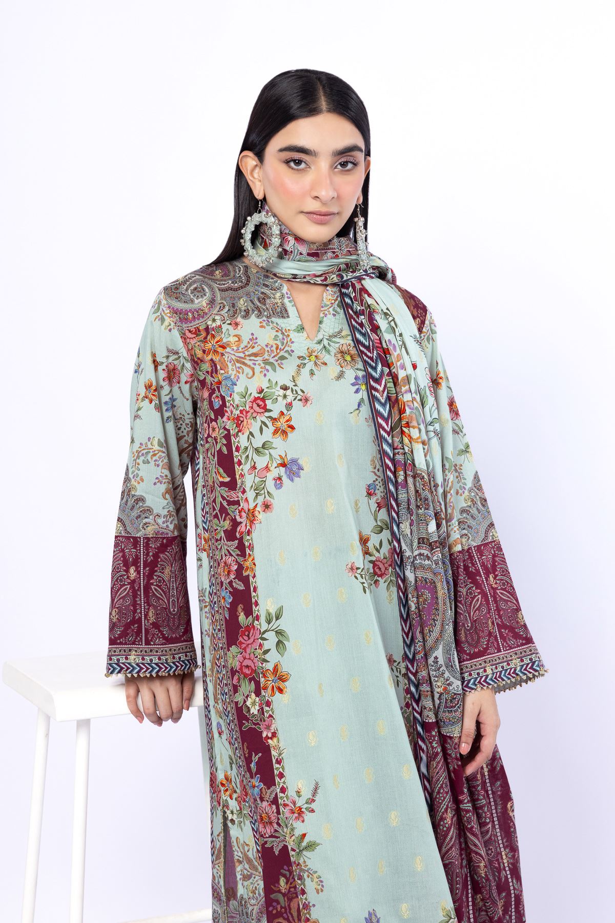 Printed Jacquard Tailored 3 Piece - T-A33-26-104FI1-VG