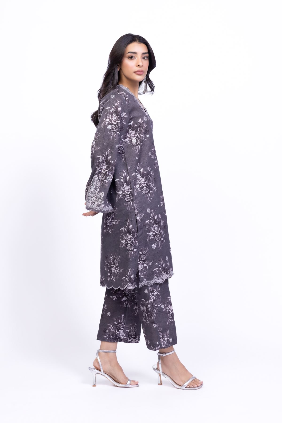 Embroidered Khaddar Pants - 25-05S21-01TA-VG