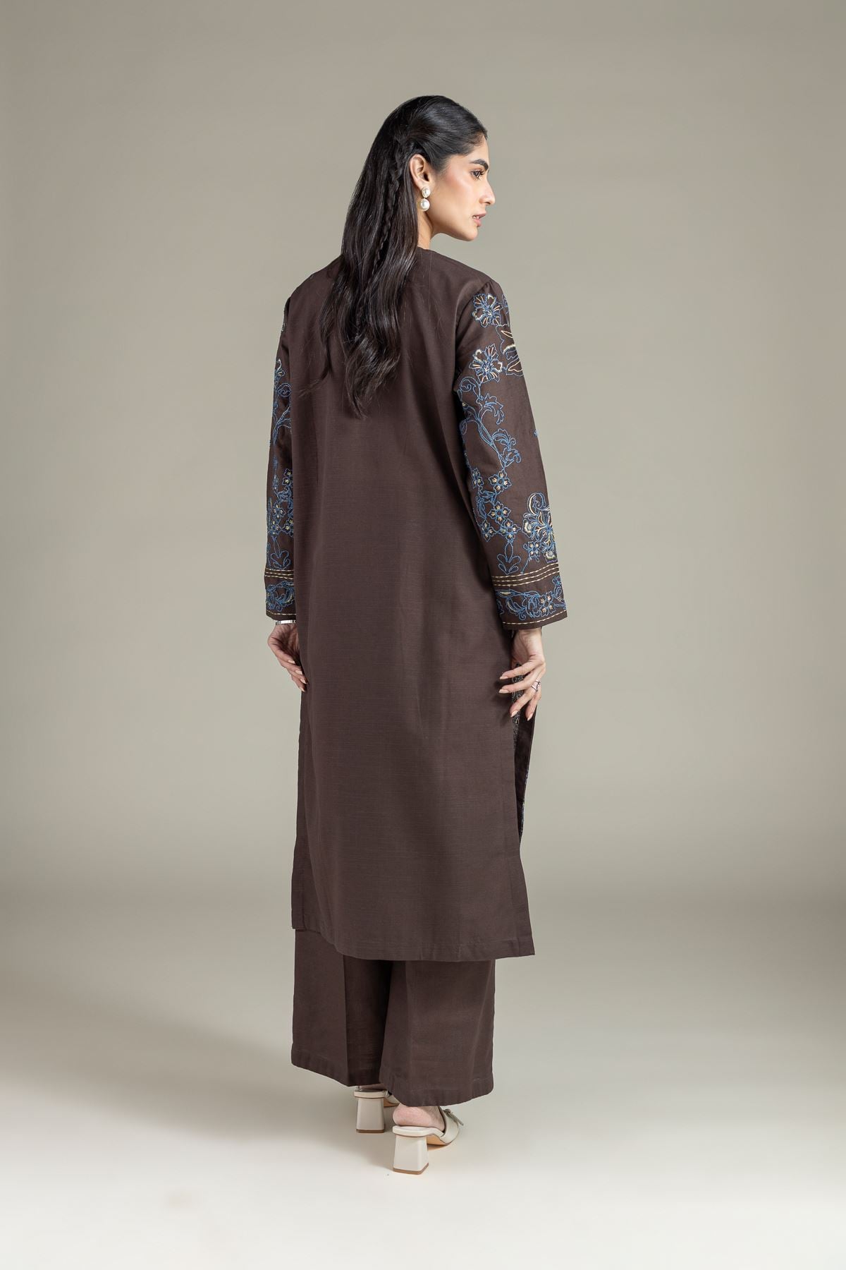 Embroidered Khaddar Kurta - 25-08-8E7-08BA-VG