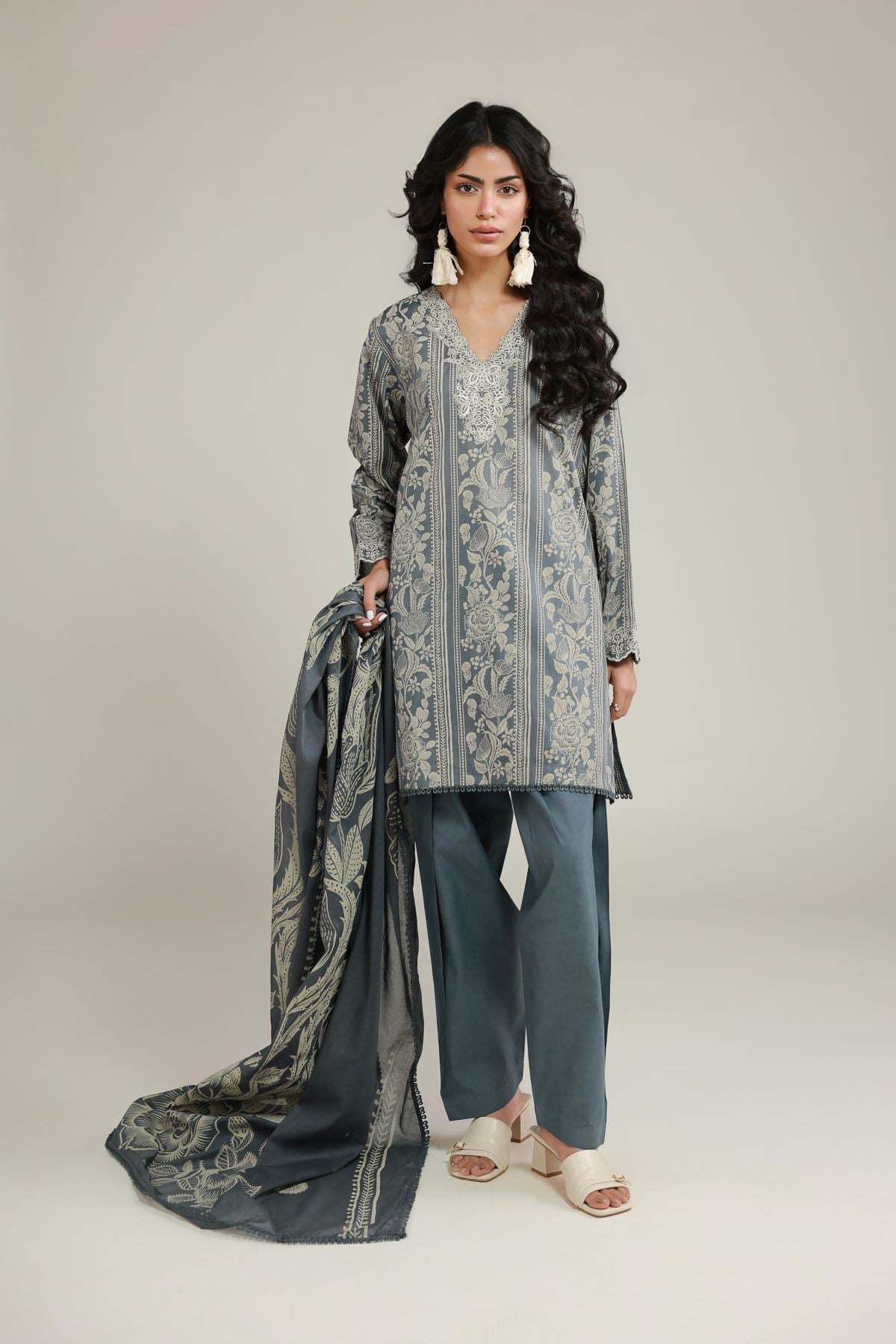 Embroidered Lawn 3-Piece Floral Suit - 2-26-103-A-F-VG