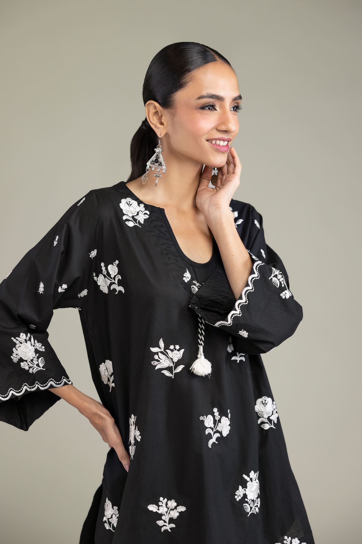Embroidered Cambric Black V-Neck Kurta - 1-26-206-A-F1-VG