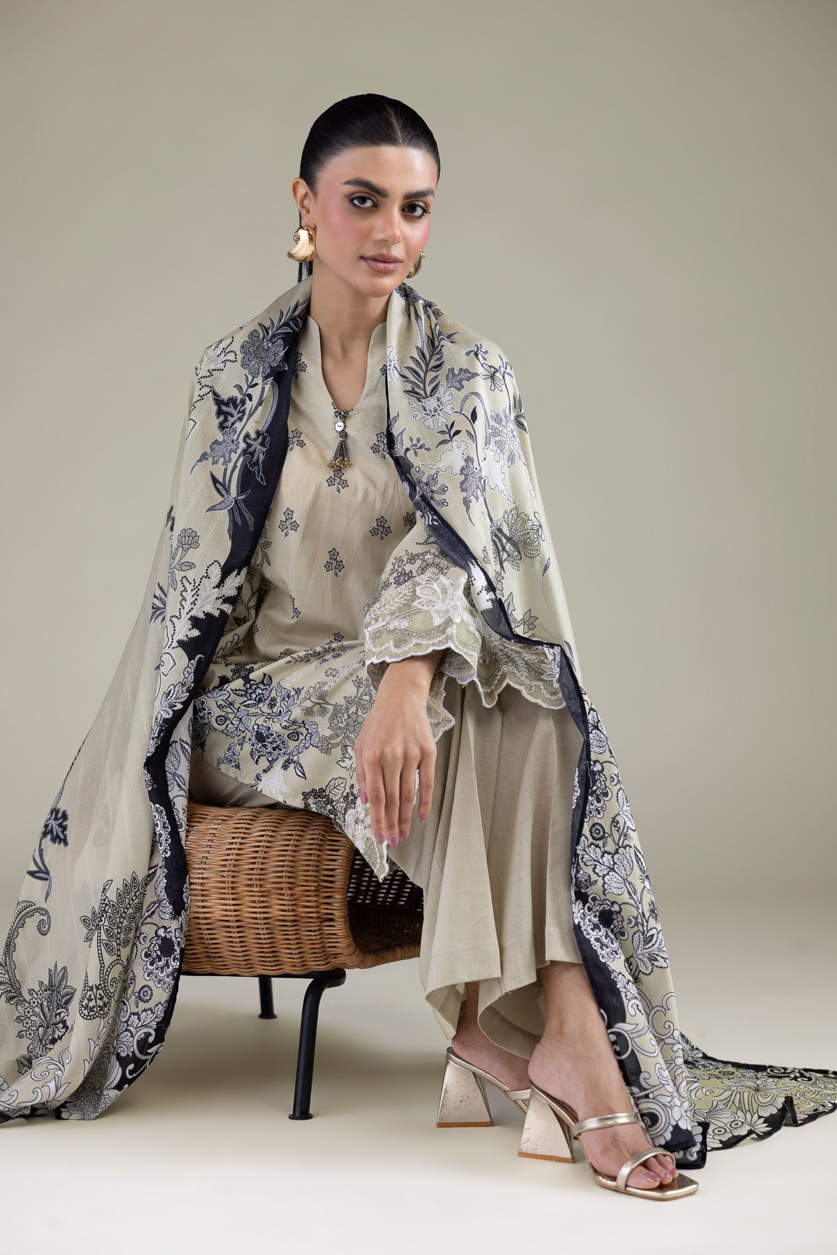 Embroidered Lawn Lawn 3-Piece Tailored - T-A22-26-219FH2-VG