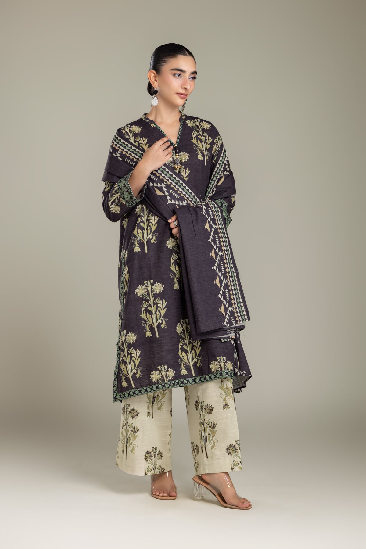 Embroidered Light Khaddar Fabrics 3 Piece - 2-26-202-A-D-VG