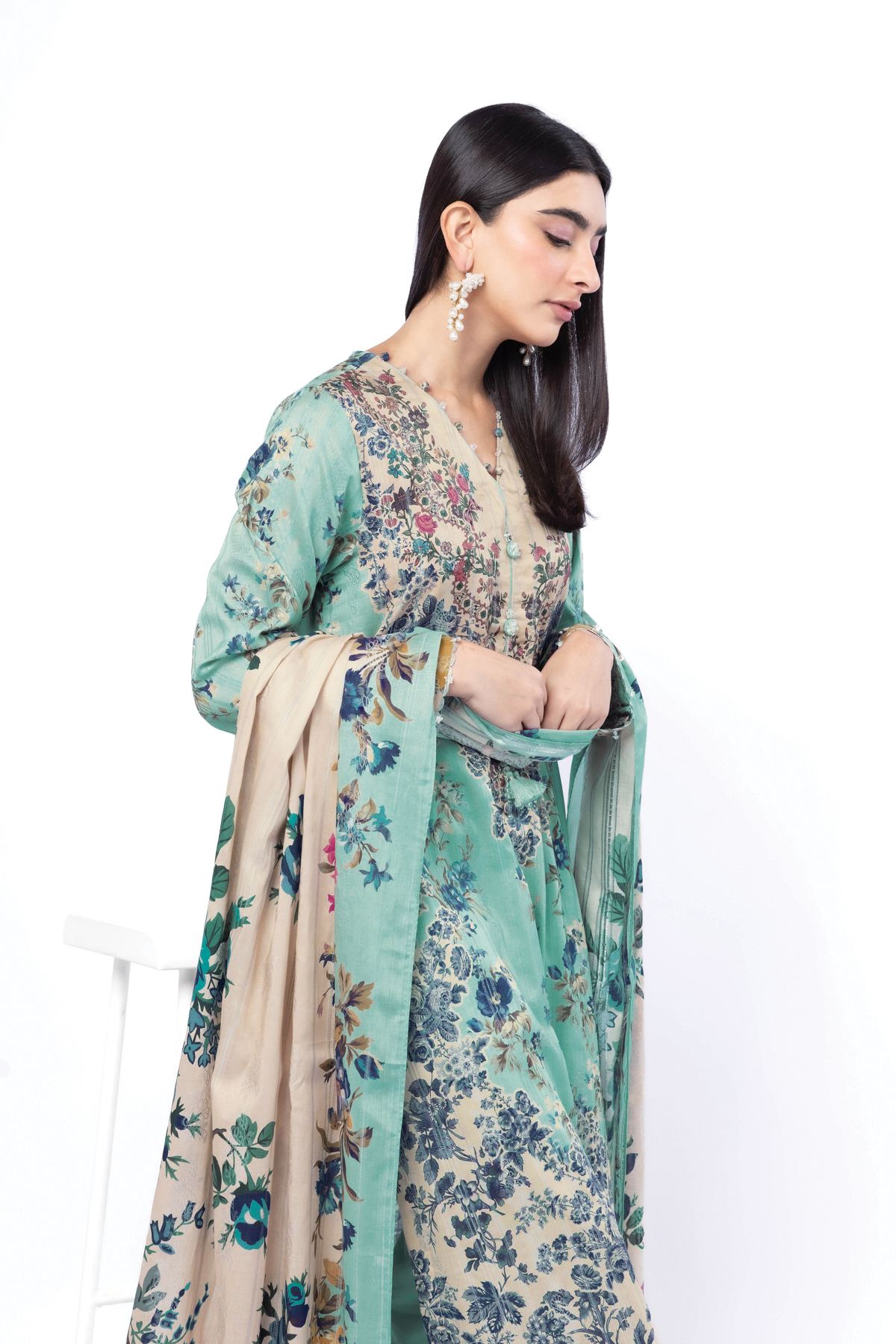 Printed Jacquard Tailored 3 Piece - T-A33-26-107FG-VG