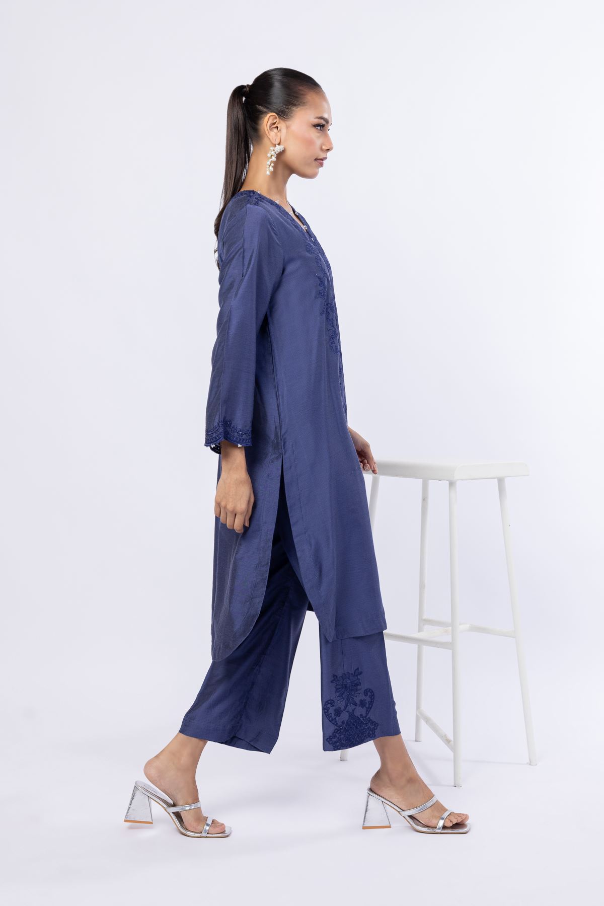 Embroidered Raw Silk Kurta - 25-09-11E14-08TA-VG