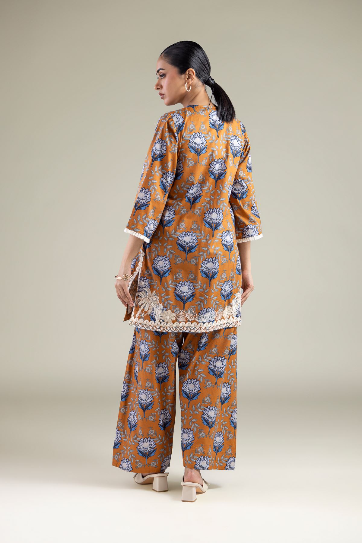 Embroidered Cambric Floral Cambric Kurta - 25-09-10E2-09TB-VG