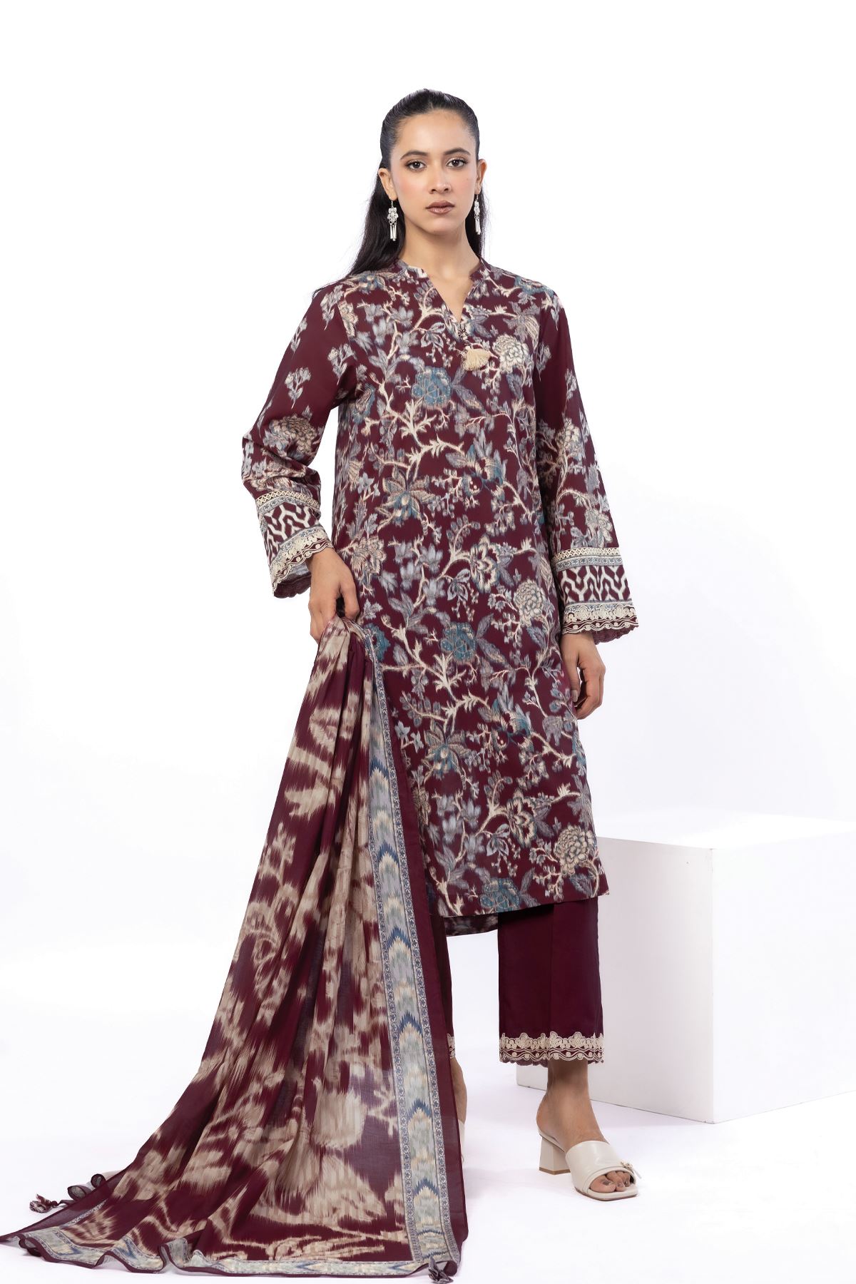 Embroidered Cambric Fabrics 3 Piece - CA02A-VG