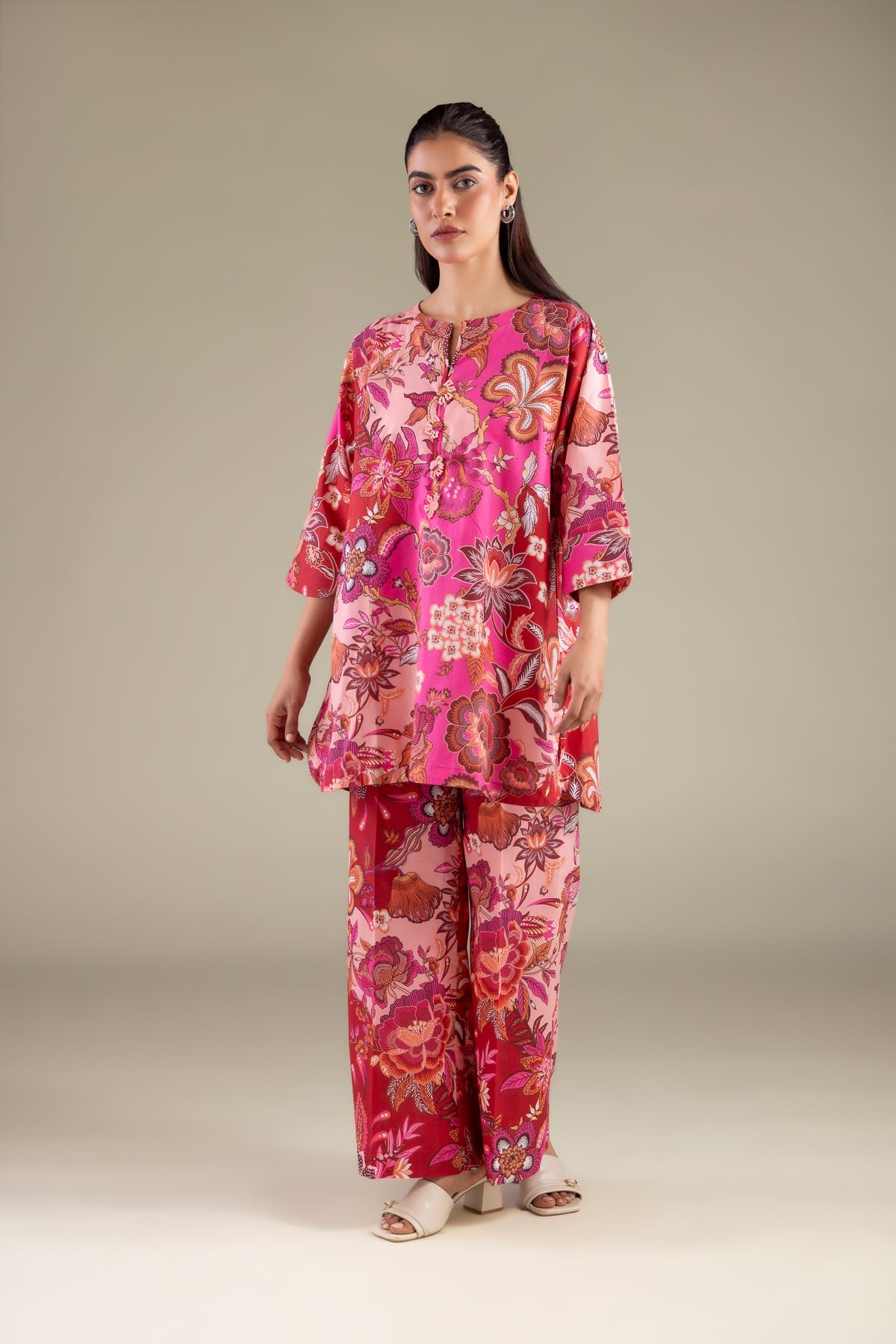 Printed Cambric Floral Keyhole Kurta - 1-26-129-A-D-VG