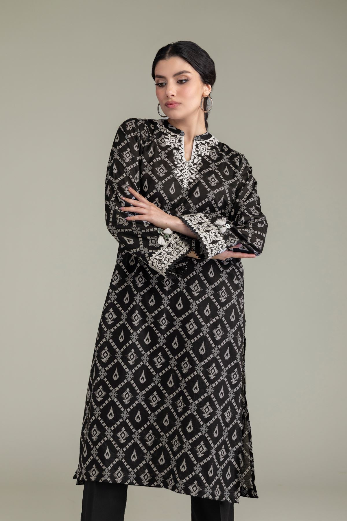 Embroidered Lawn Black Lawn Kurta - 2-26-204-A-A1-VG