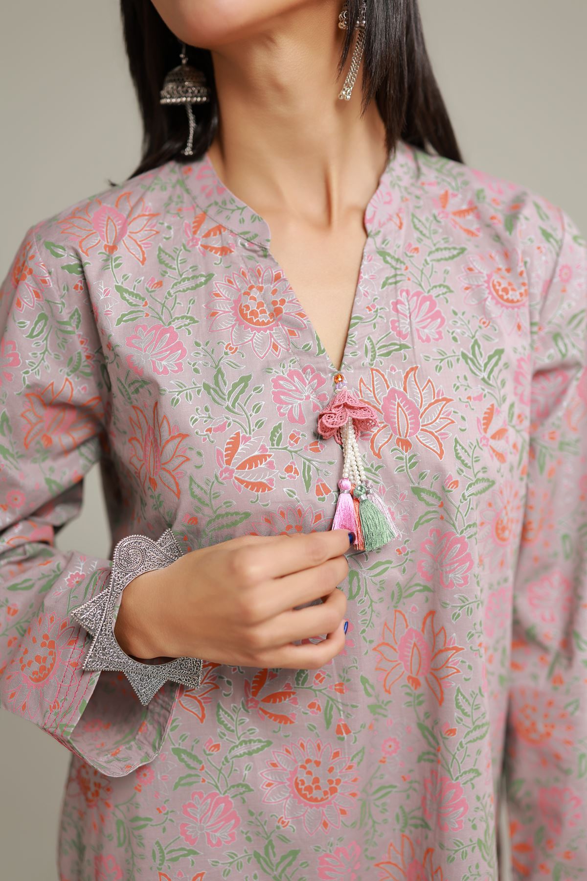 Printed Cambric Floral Tassel Kurta - 26-02-1E13-09TA-VG